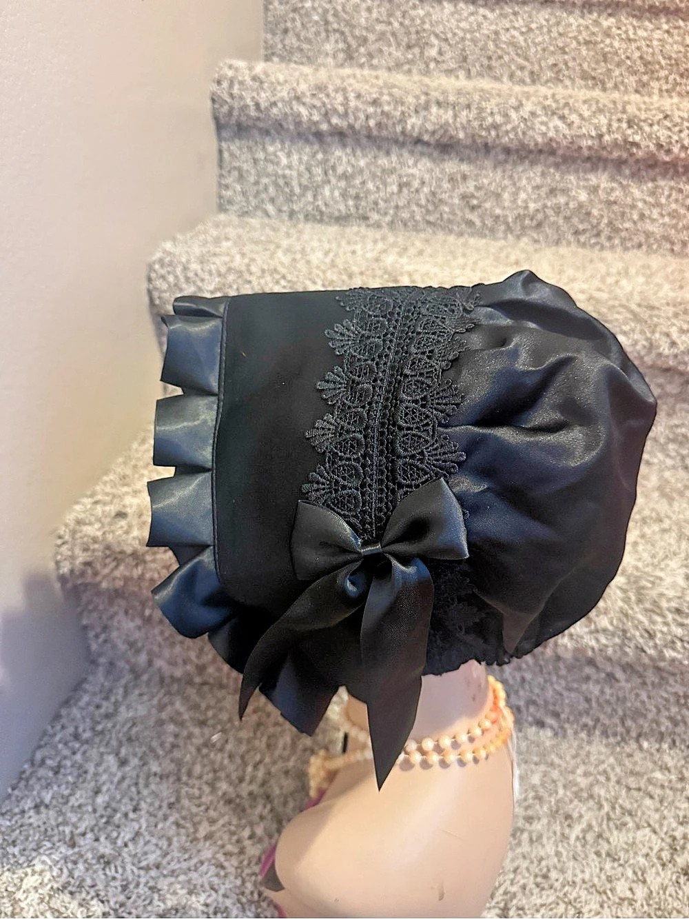 Black Ruffled Lace Bonnet - Picture 6 of 7
